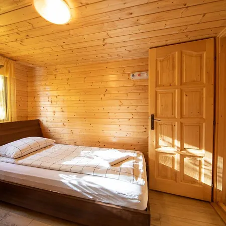 Adrienne Chalet